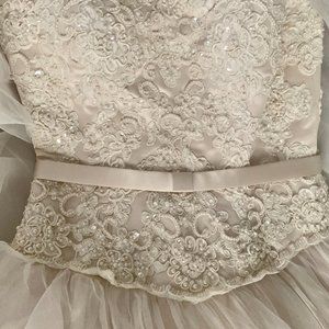 Wedding dress, Oleg Cassini Collection